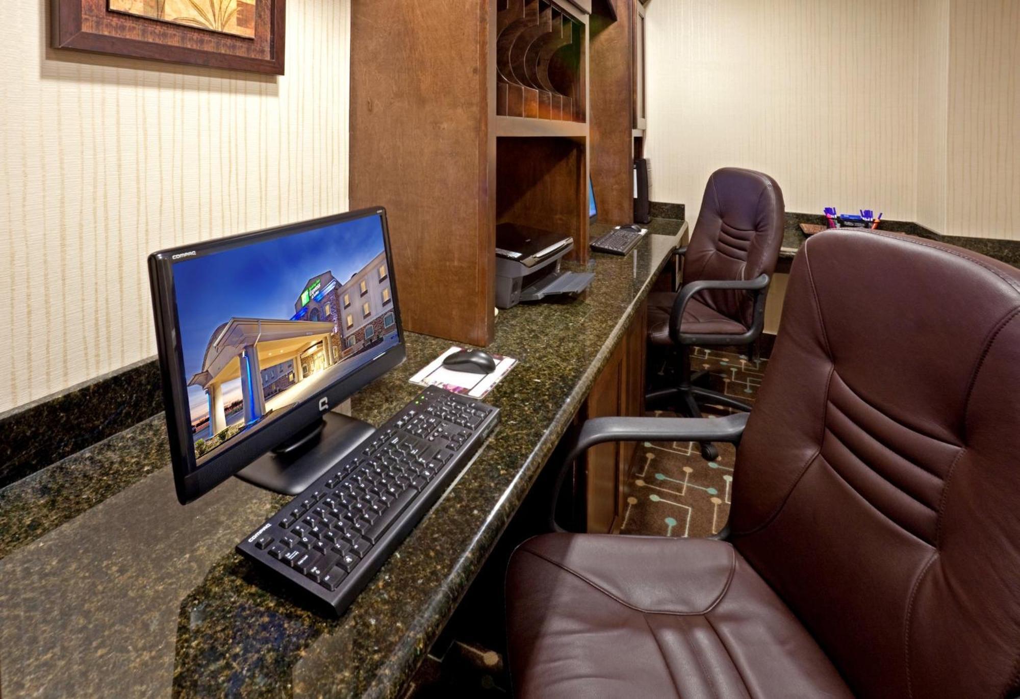 Holiday Inn Express Hotel & Suites Cedar Hill By Ihg Exterior foto